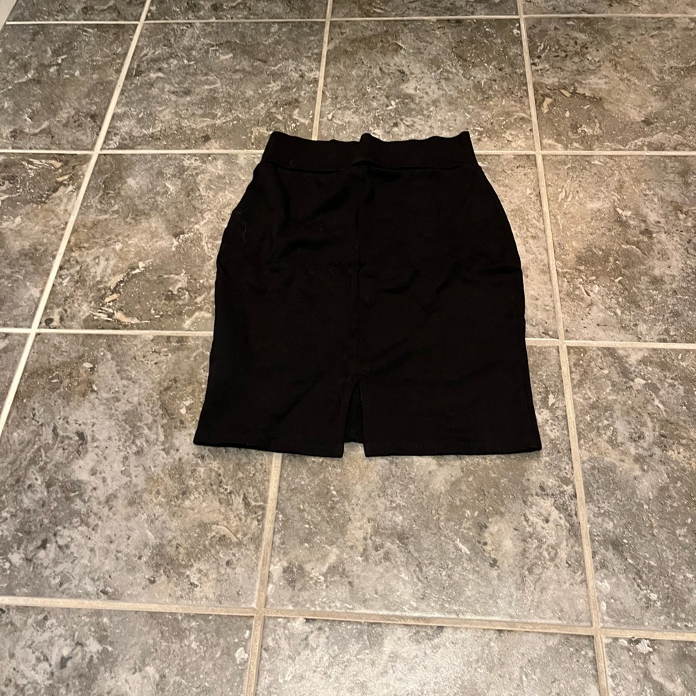 Black pencil skirt